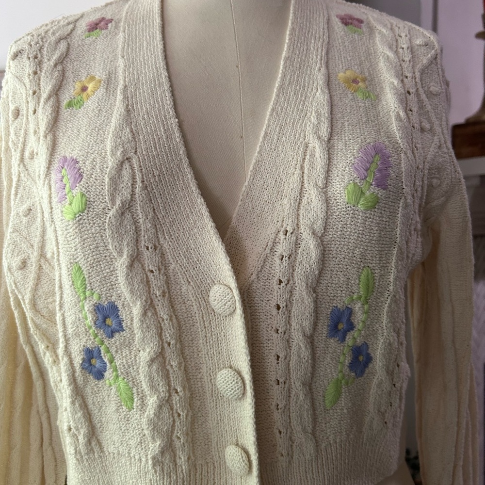 Zara Cream and Purple Jersey with Floral Embroidery - Picture 2 of 8